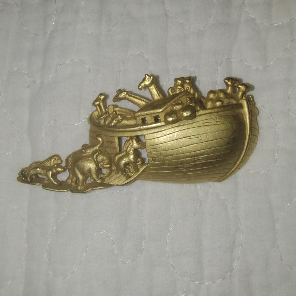 Vintage American Jewelry Company Brushed Gold Tone Ark With Animals